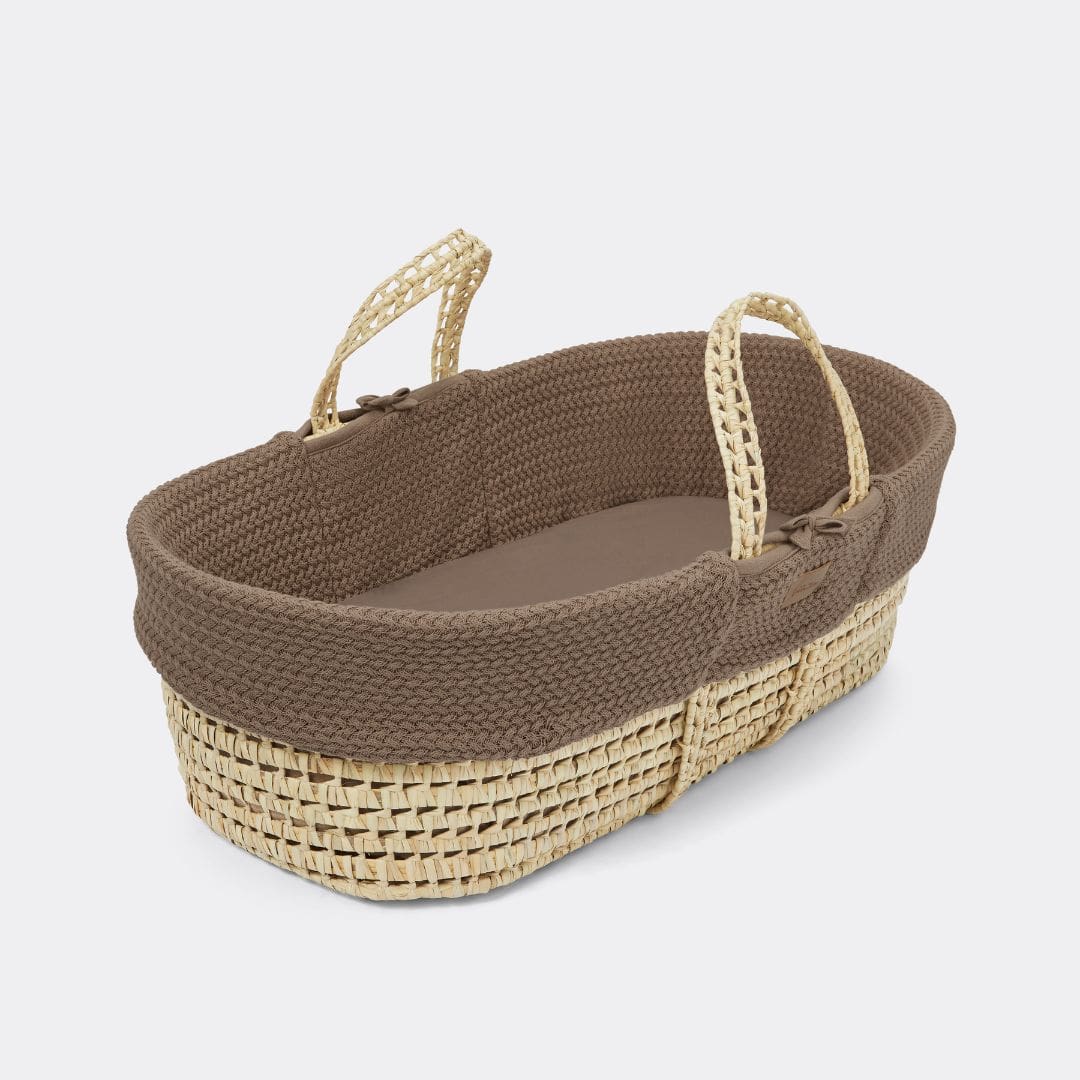 Little Green Sheep Organic Wheat Knit Moses Basket, Mattress & Natural Foldable Stand Cocoa