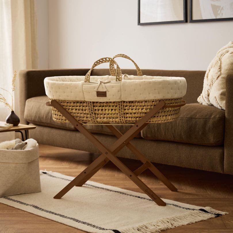 Little Green Sheep Organic Dimple Quilt Moses Basket, Mattress & Walnut Foldable Stand Linen