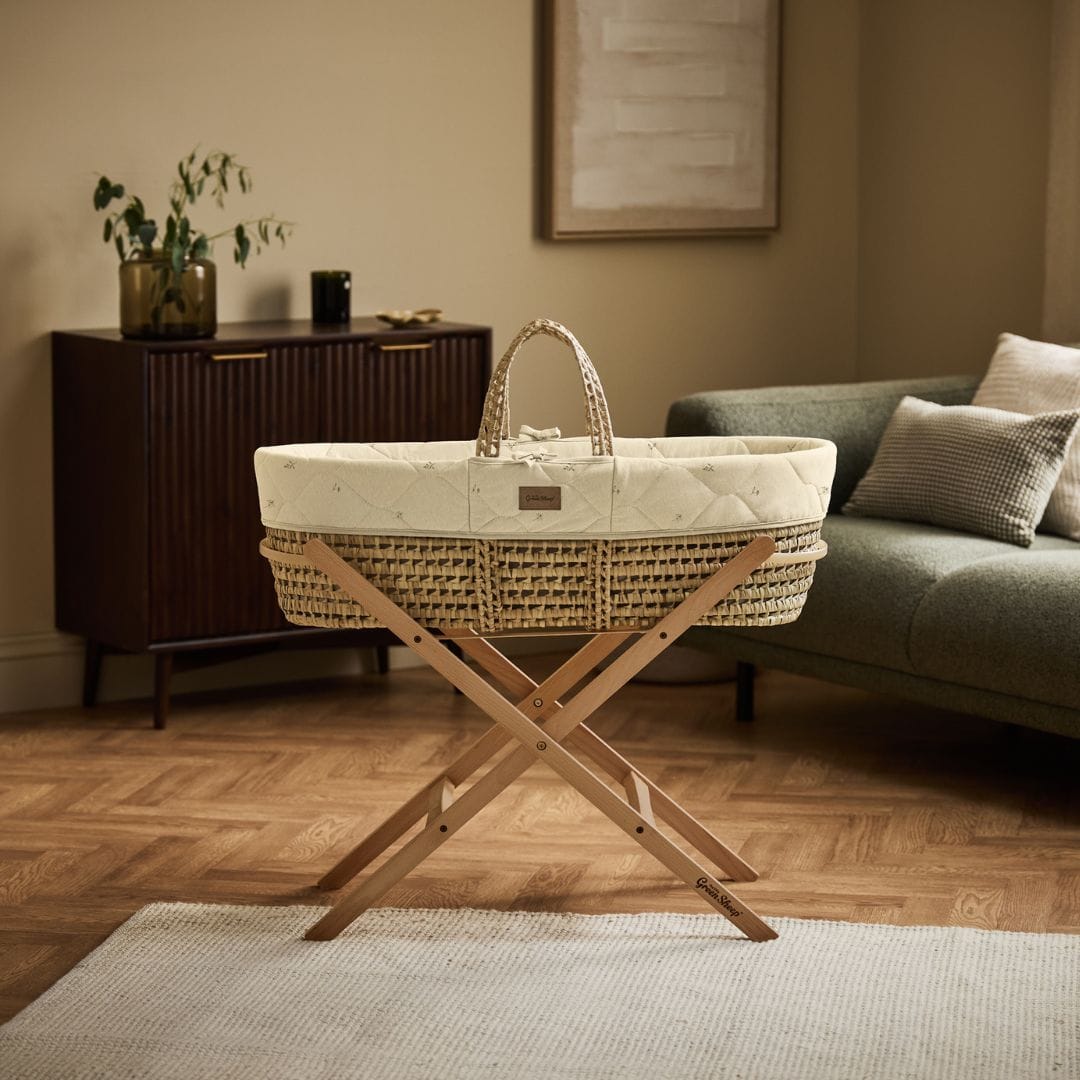 Little Green Sheep Organic Floral Quilt Moses Basket, Mattress & Natural Foldable Stand