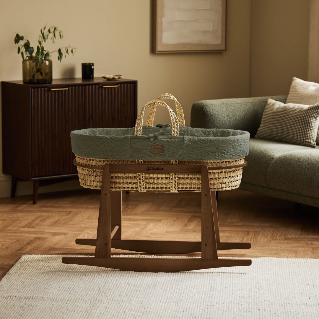 Little Green Sheep Organic Furrow Knit Moses Basket, Mattress & Walnut Rocking Stand Juniper