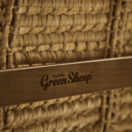 Little Green Sheep Organic Wheat Knit Moses Basket, Mattress & Walnut Rocking Stand Truffle