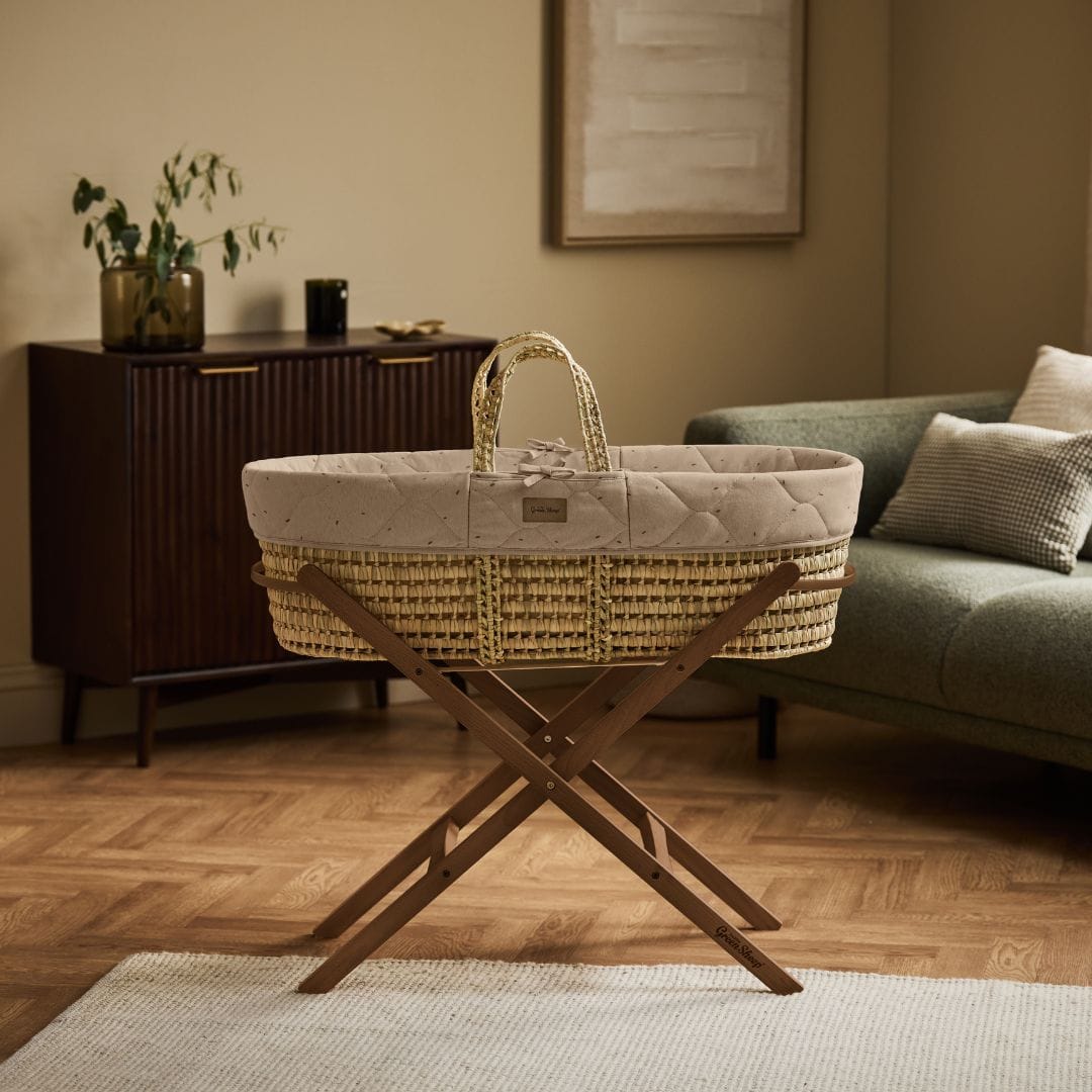Little Green Sheep Organic Quilt Moses Basket, Mattress & Walnut Foldable Stand Truffle with Cocoa Rice