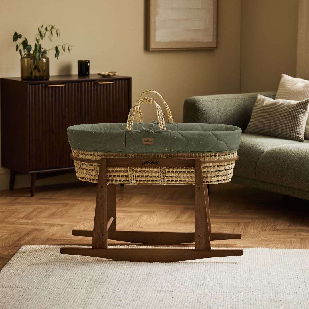 Little Green Sheep Organic Quilt Moses Basket, Mattress & Walnut Rocking Stand Juniper with Sage Rice