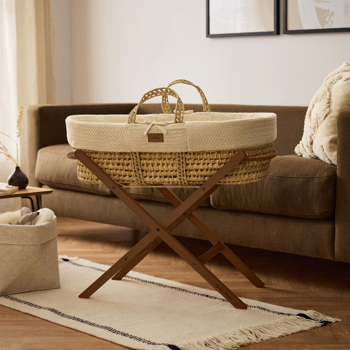 Little Green Sheep Organic Wheat Knit Moses Basket, Mattress & Walnut Foldable Stand Linen