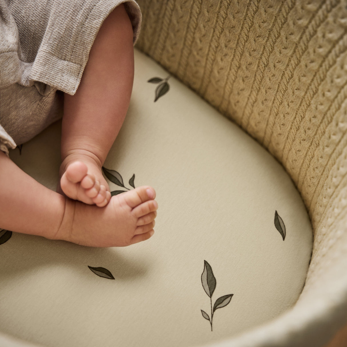 Little Green Sheep Organic Moses Basket Fitted Sheets in Leaves