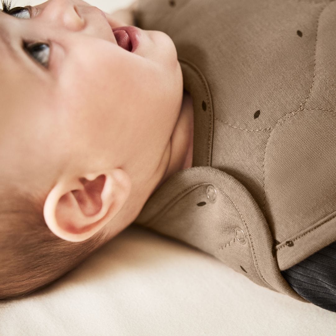 Little Green Sheep Organic Quilt Baby Sleeping Bag in Cocoa with Ebony Rice - 2.5 Tog