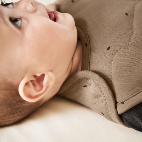 Little Green Sheep Organic Quilt Baby Sleeping Bag in Cocoa with Ebony Rice - 2.5 Tog