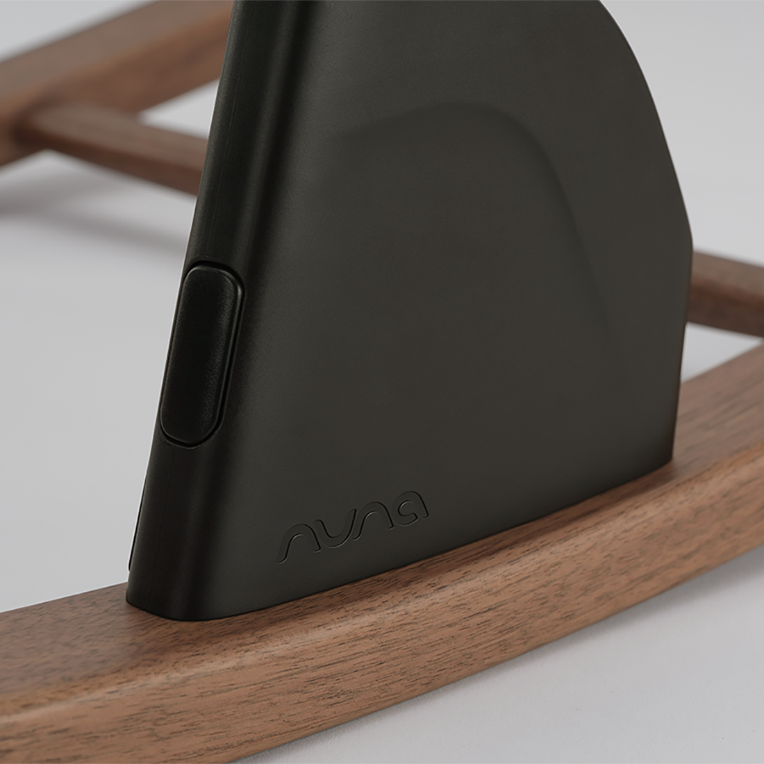 Nuna Bryn Newborn Rocker - Sanderson