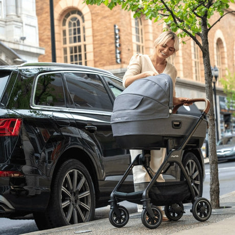 Nuna CARI NEXT Lay Flat Car Carrycot + BASE NEXT - Caviar 3