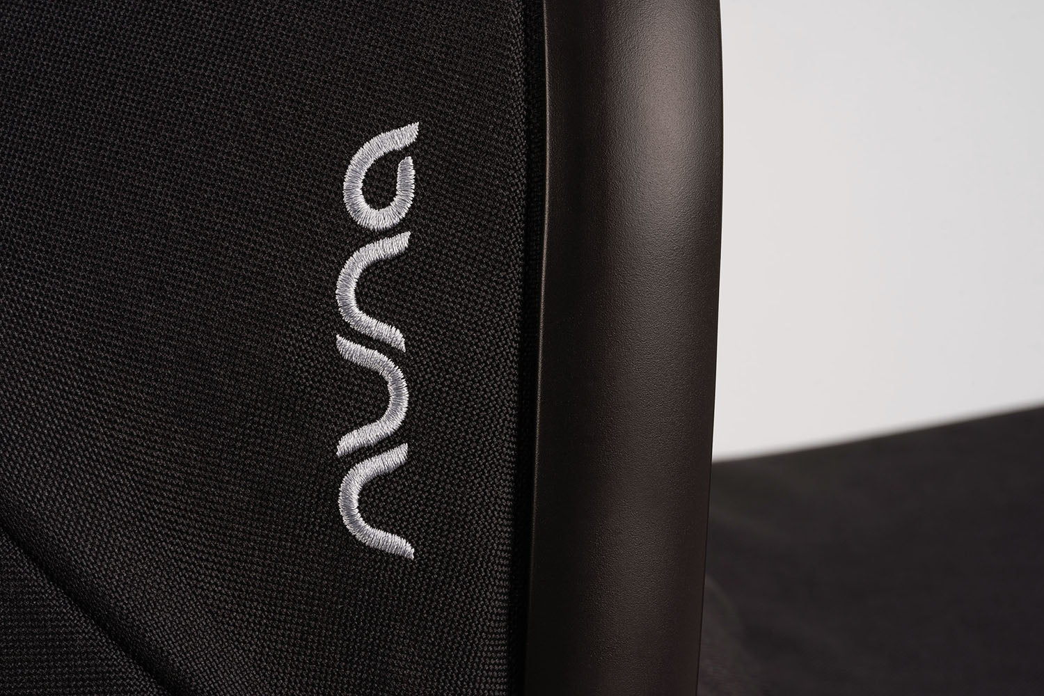 Nuna DEMI NEXT Carrycot - Caviar 12