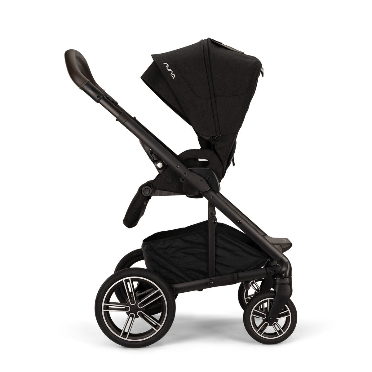 Nuna MIXX Next Pushchair + CARI Carrycot - Caviar 10