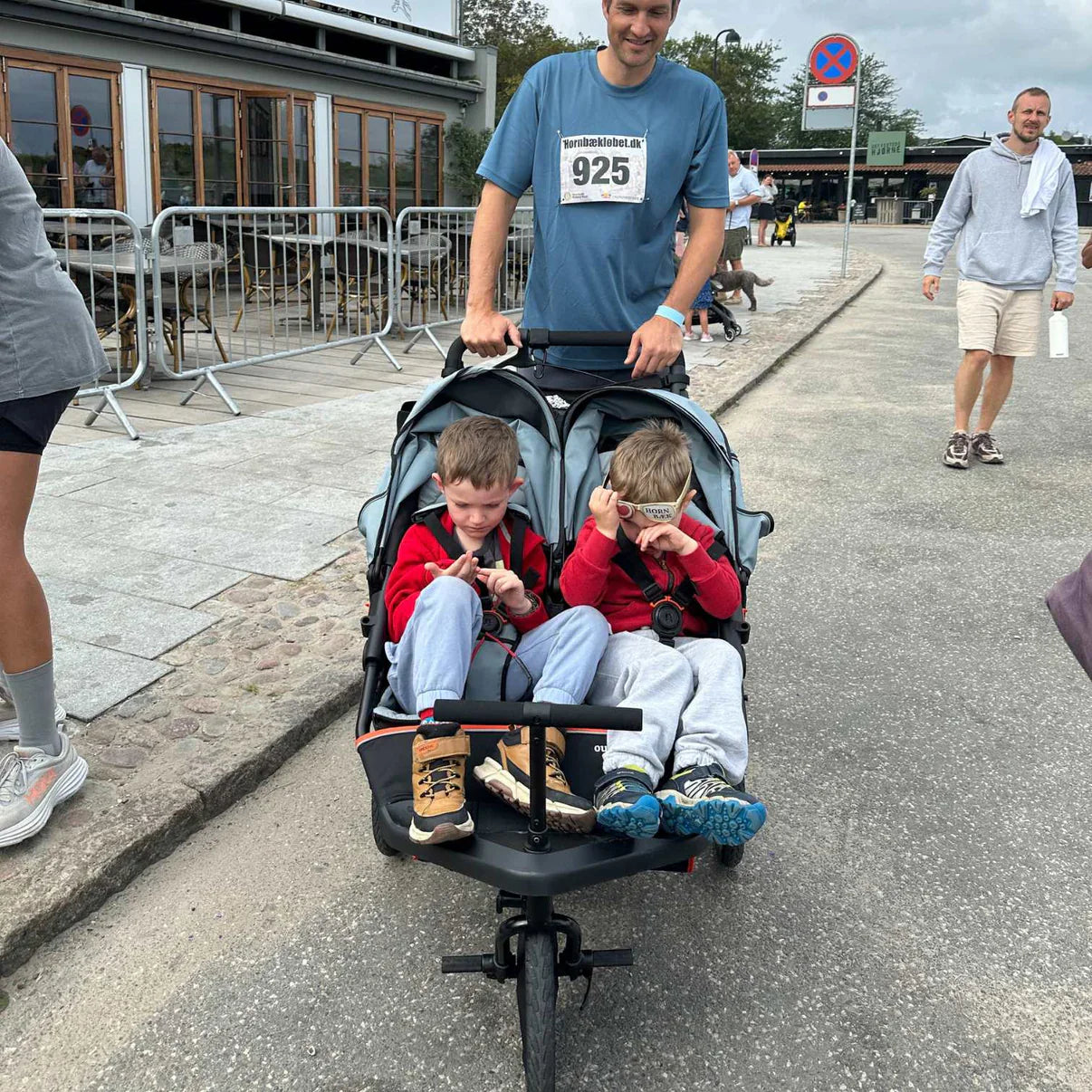 Out n About Nipper V6 Plus Double Pushchair - Summit Black 12