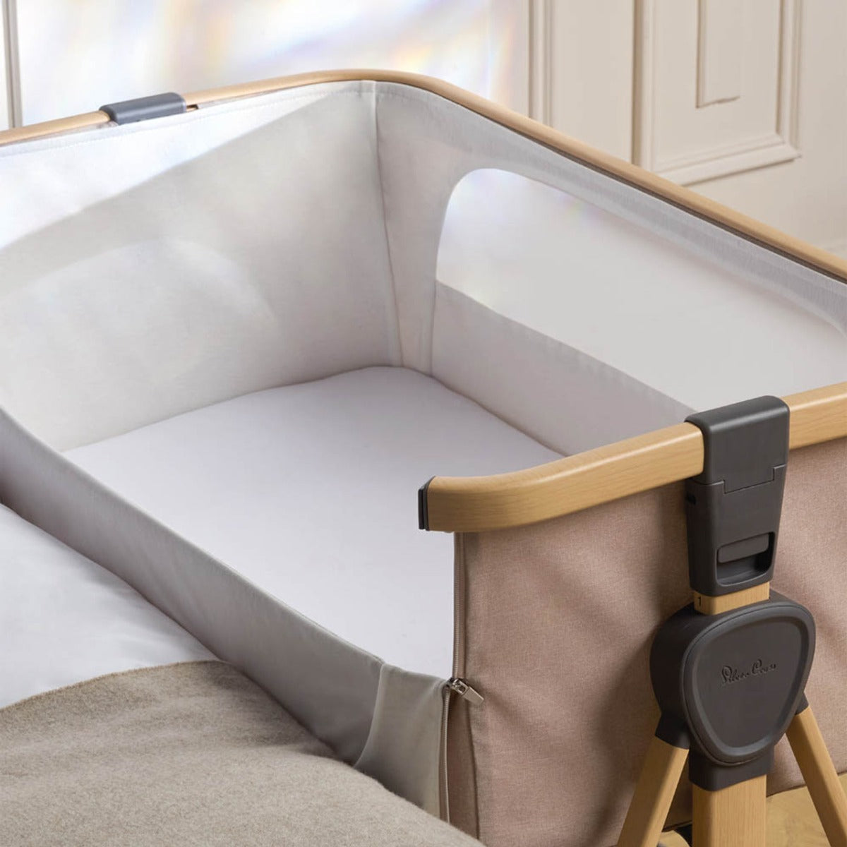 Silver Cross Lunar Bedside Crib - Oatmeal 7