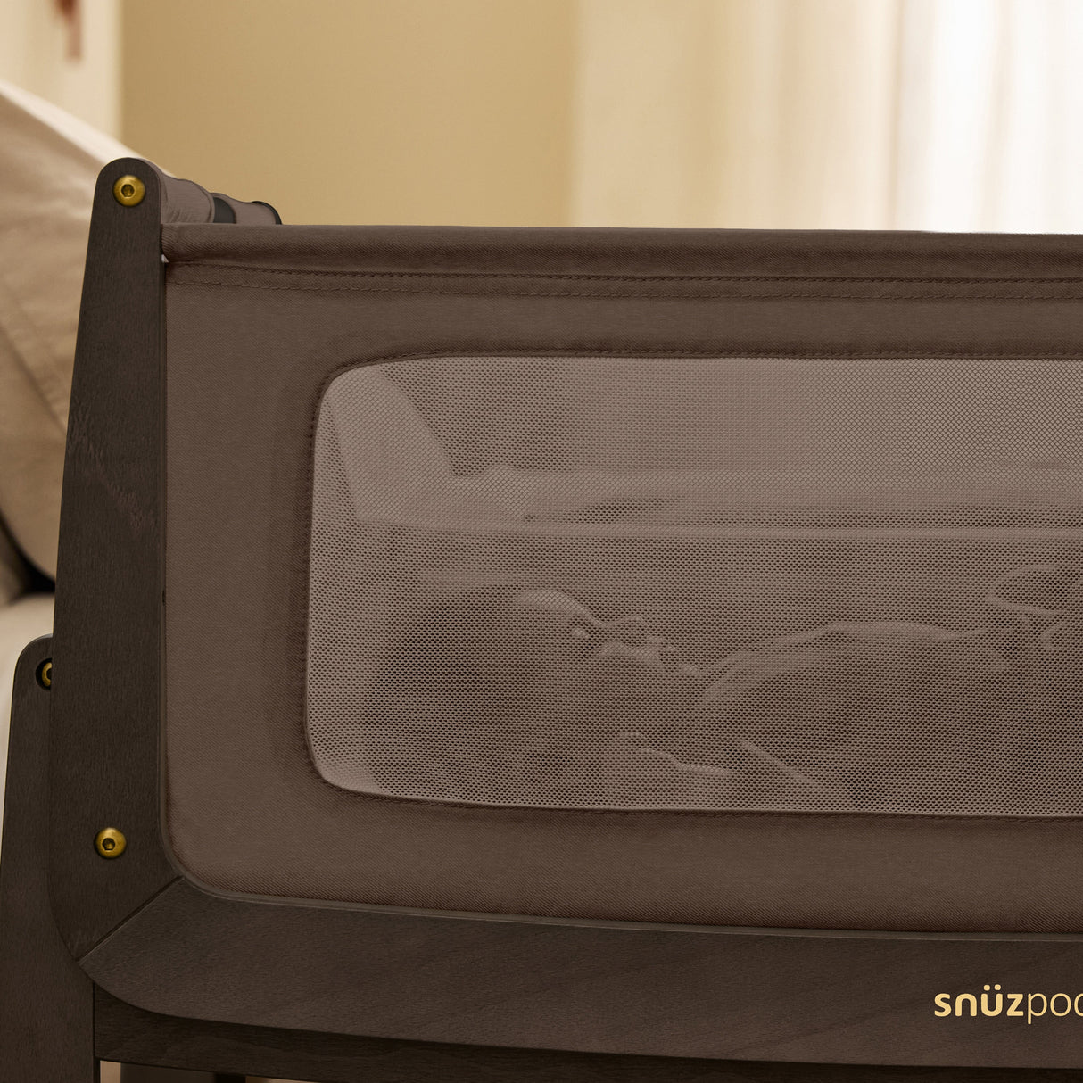 Snuzpod 5 Bedside Crib - Chocolate