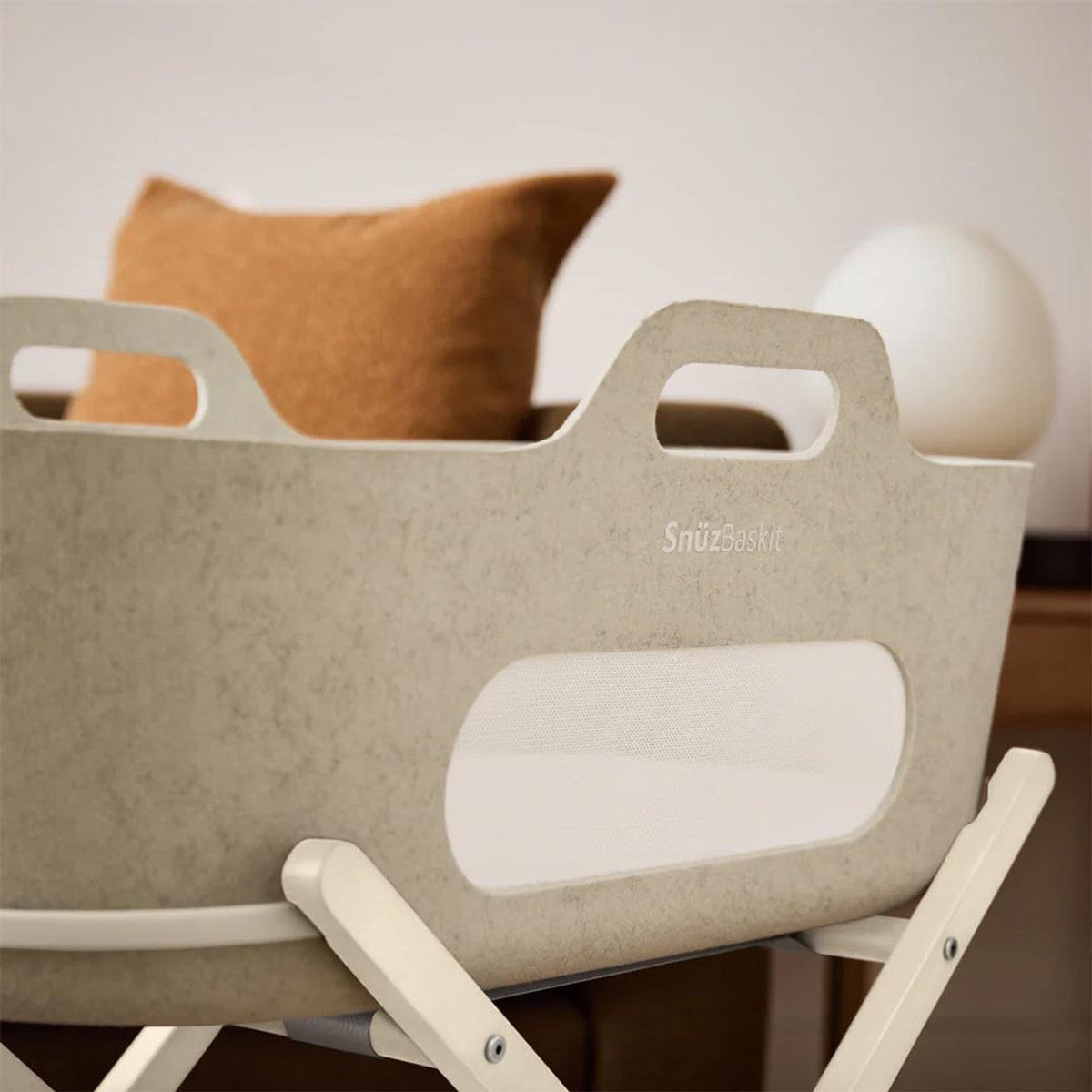 SnuzBaskit Barley Moses Basket & Cashmere Stand