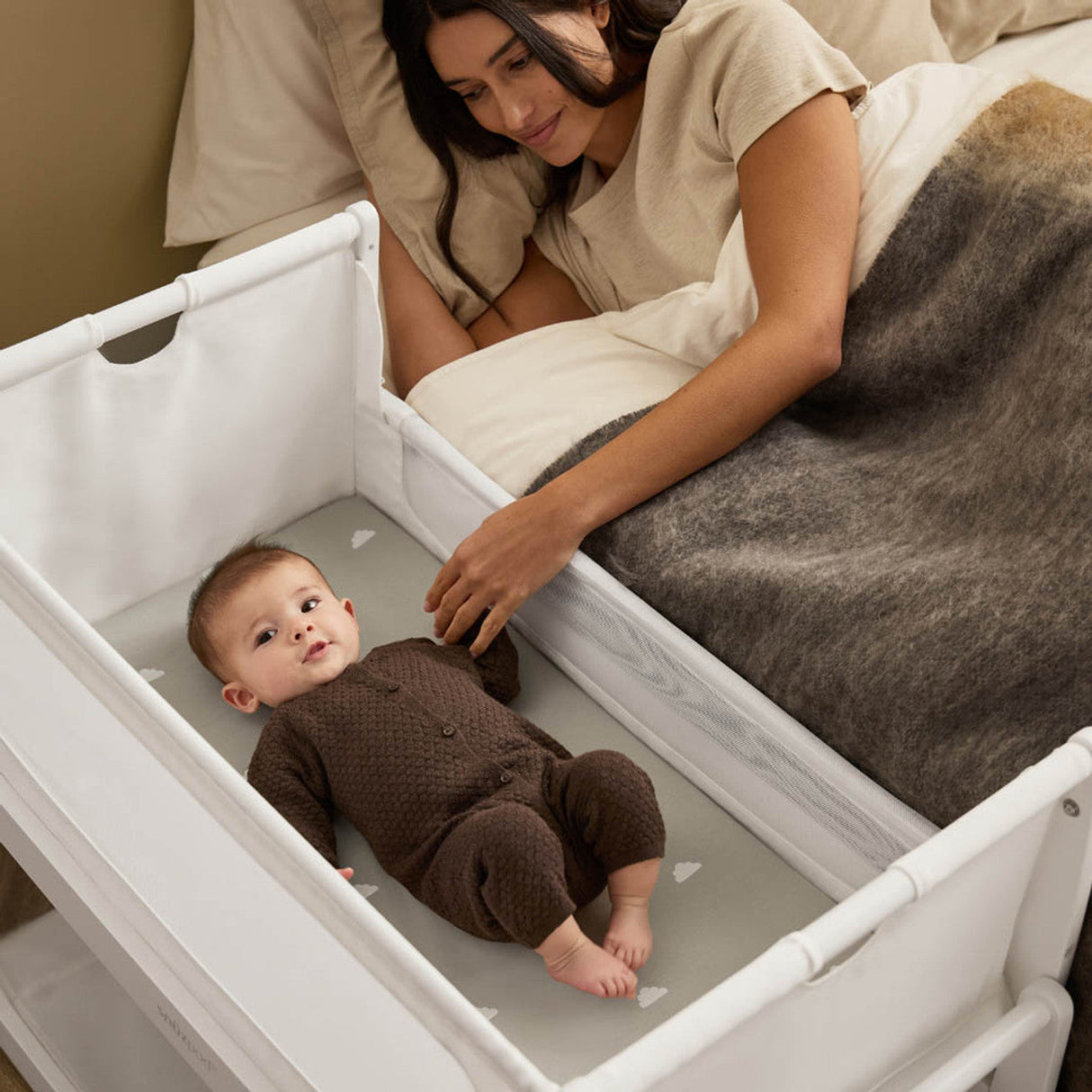 Snuzpod 5 Bedside Crib 14