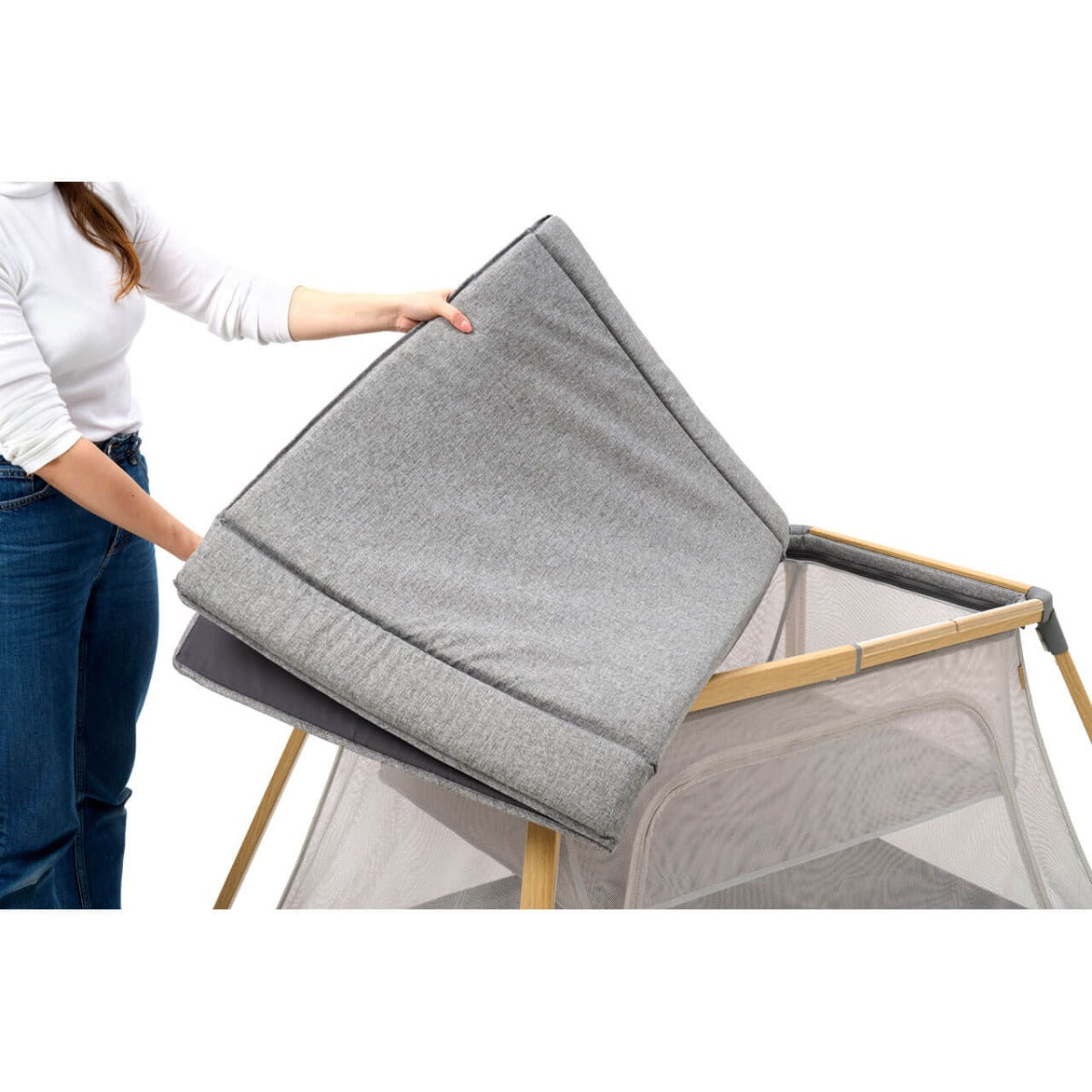 Tutti Bambini CoZee Go 3-in-1 Bassinet, Travel Cot & Playpen - Oak/Charcoal 6